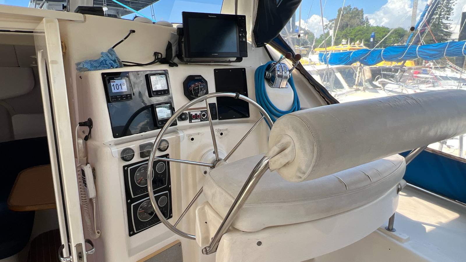 Leopard Catamarans 38