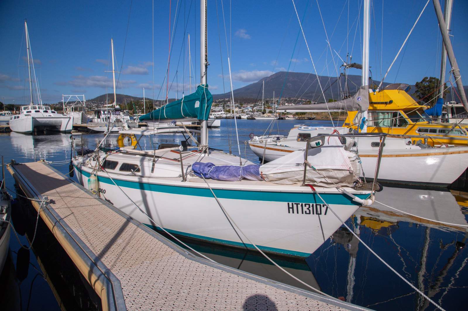Cole 23 IDEAL FIRST YACHT FOR CRUISING OR RACING!