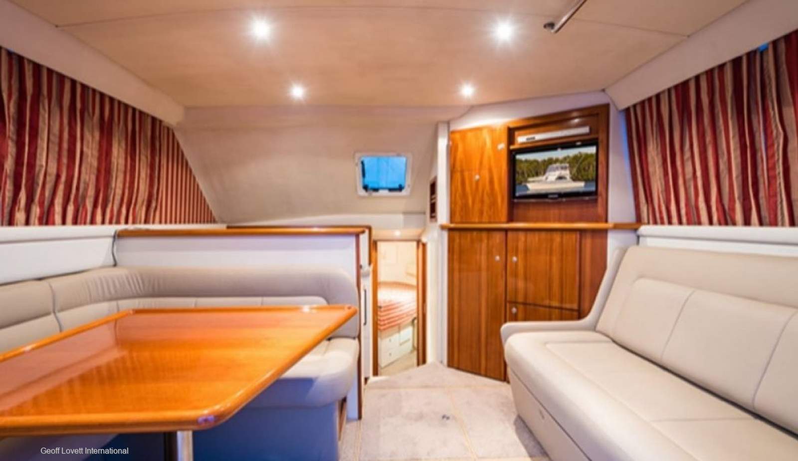 Caribbean 35 Flybridge Cruiser