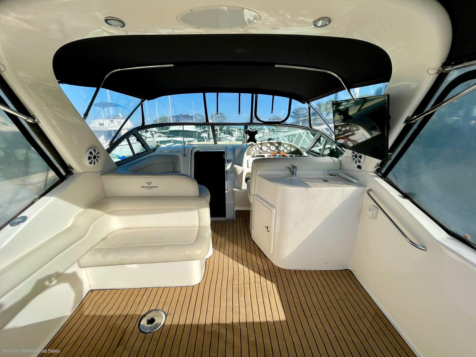 Mustang 3200SE Sportscruiser