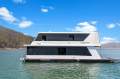 IMAGINE Houseboat Holiday Home on Lake Eildon:Imagine on Lake Eildon