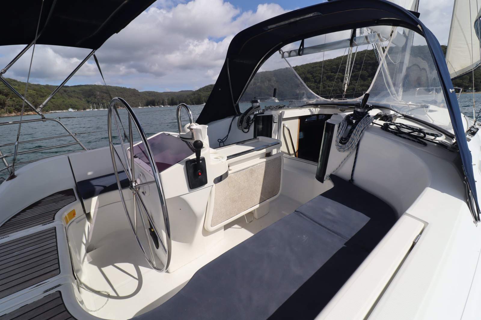 Beneteau Oceanis 351