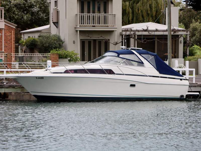 Bayliner 3485 Avanti 1996 Twin Diesel Shaft Drive Cummins