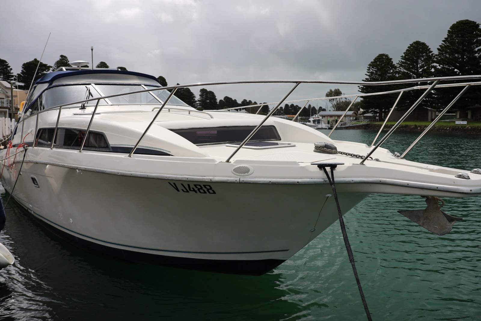 Bayliner 3485 Avanti 1996 Twin Diesel Shaft Drive Cummins