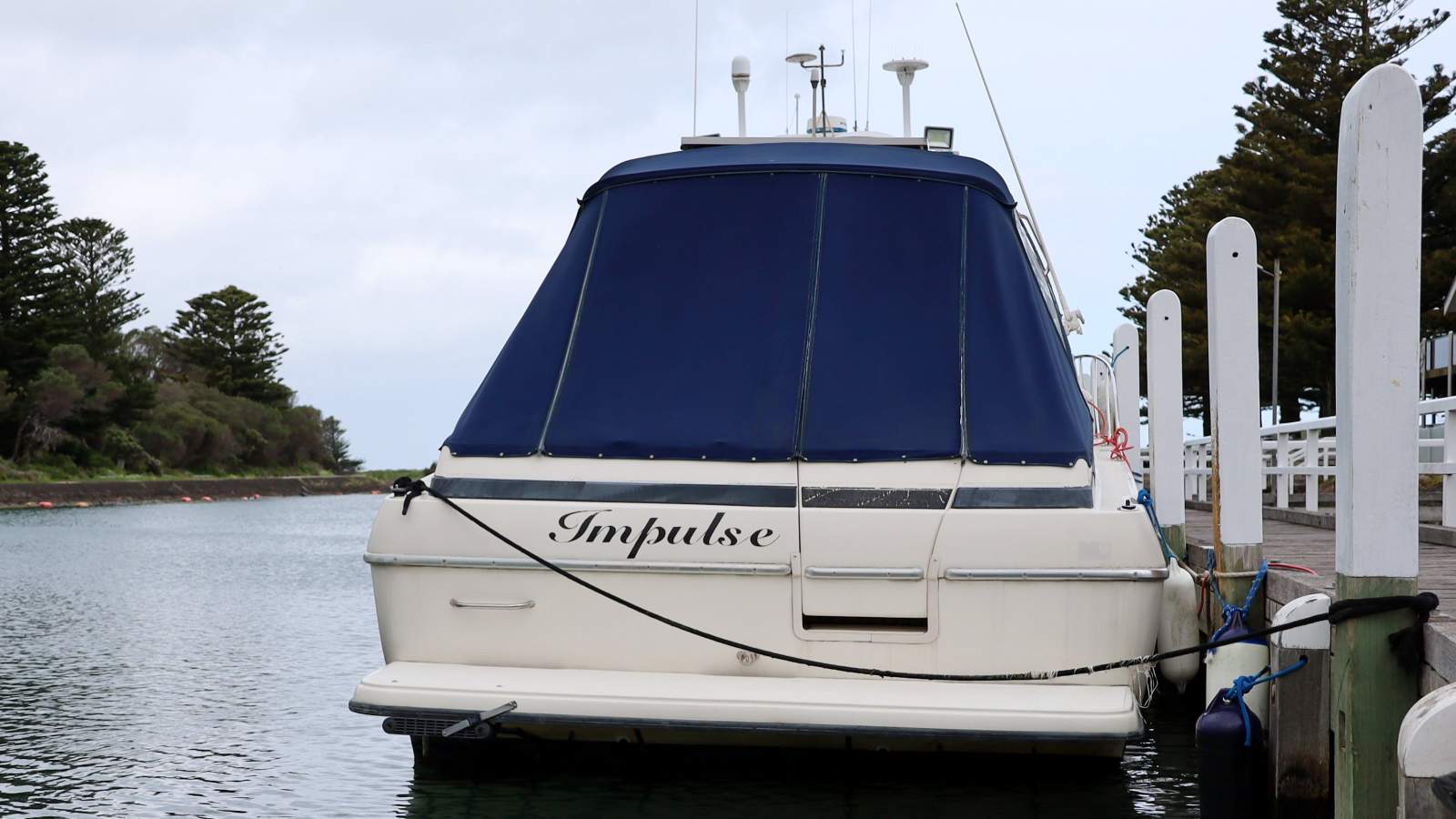Bayliner 3485 Avanti 1996 Twin Diesel Shaft Drive Cummins