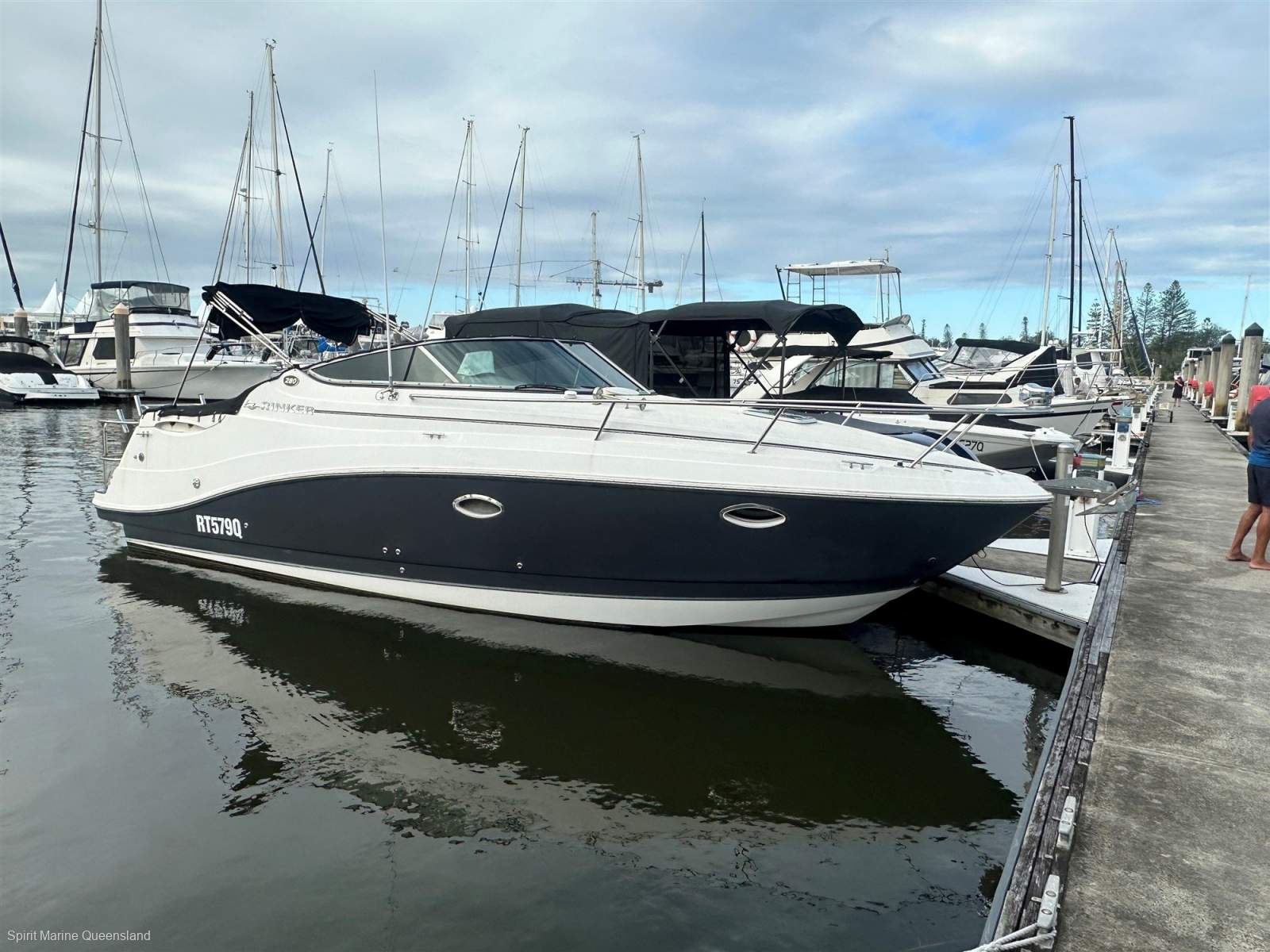Rinker 280 EC Express Cruiser