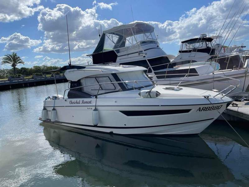 Parker 750 Cabin Cruiser
