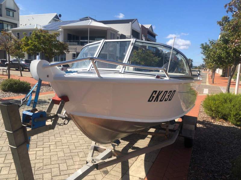 Savage 435 Bay Cruiser