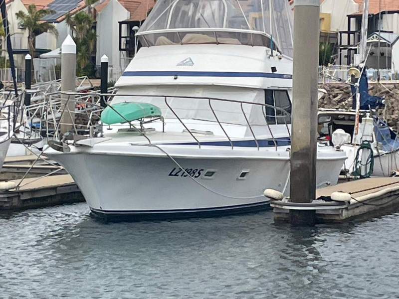 Mustang Vickers 38 Flybridge