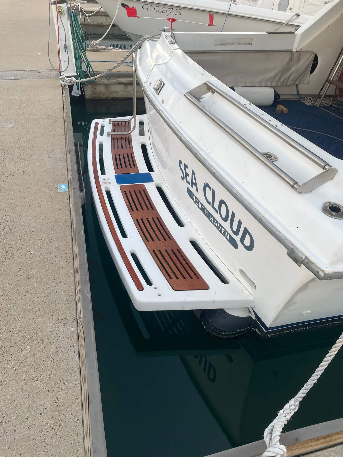 Mustang Vickers 38 Flybridge