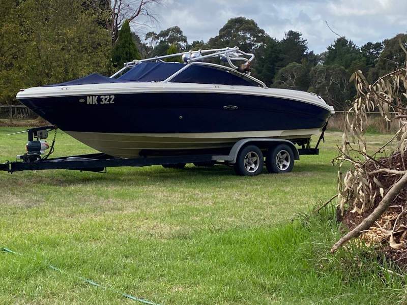Sea Ray 220 Select Bow rider