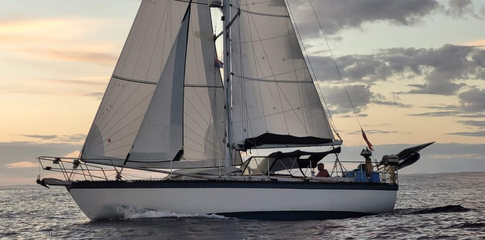 South Coast 36 - Superb Well-Equipped Offshore Cruiser