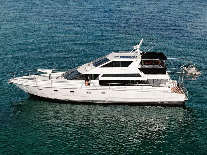 Carter 72 Custom Flybridge Cruiser