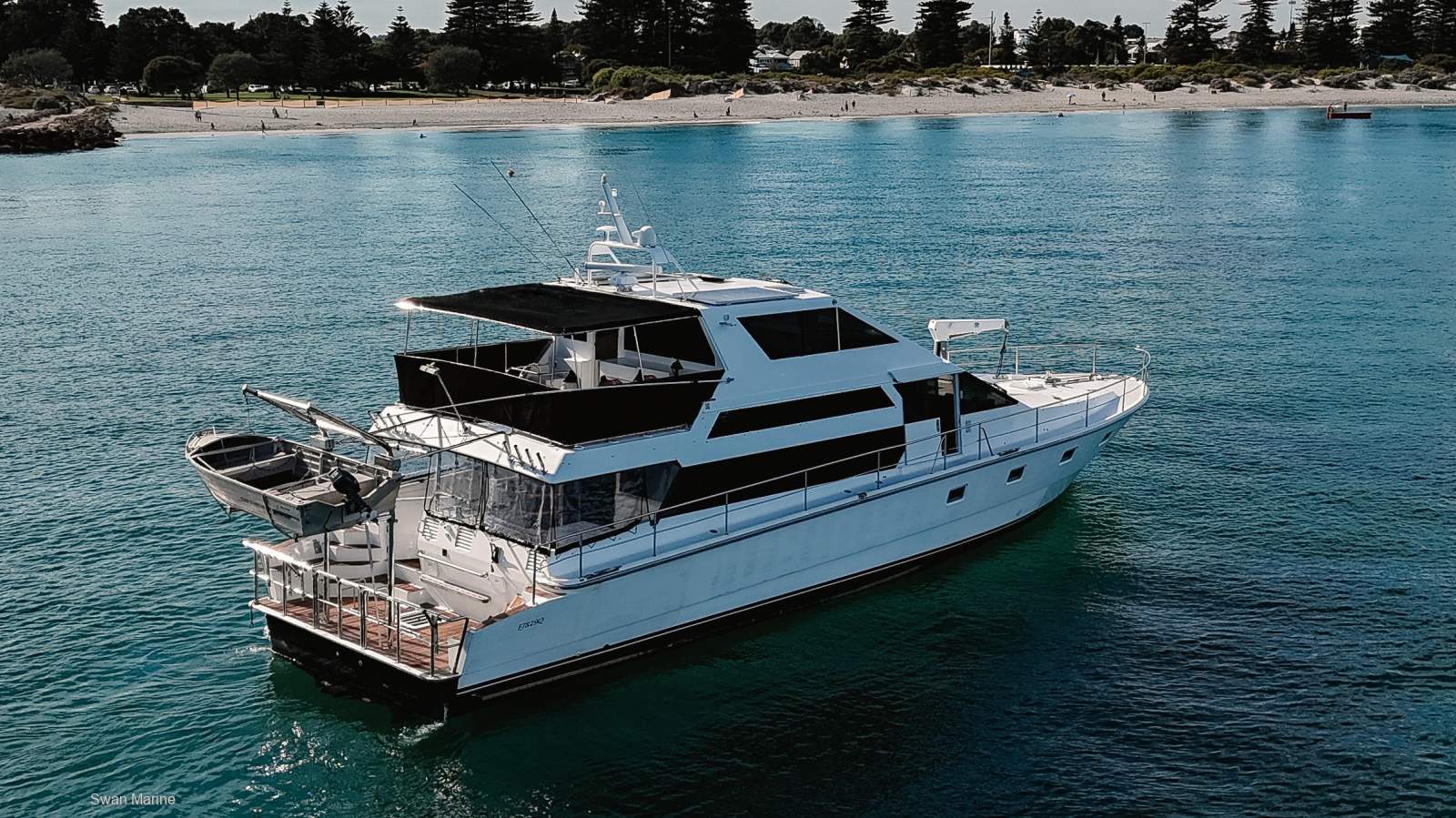 Carter 72 Custom Flybridge Cruiser