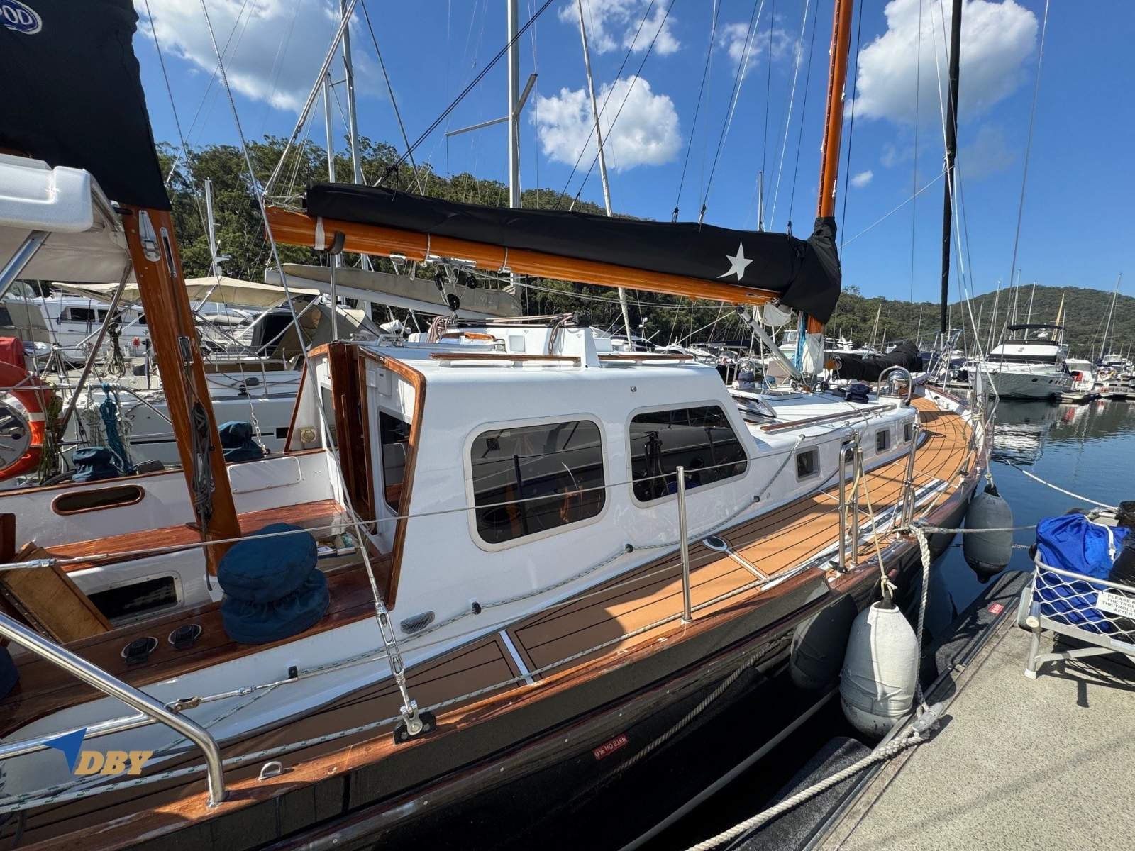 Herreshoff Mobjack 42