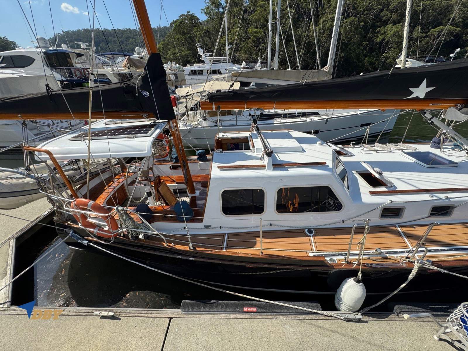 Herreshoff Mobjack 42
