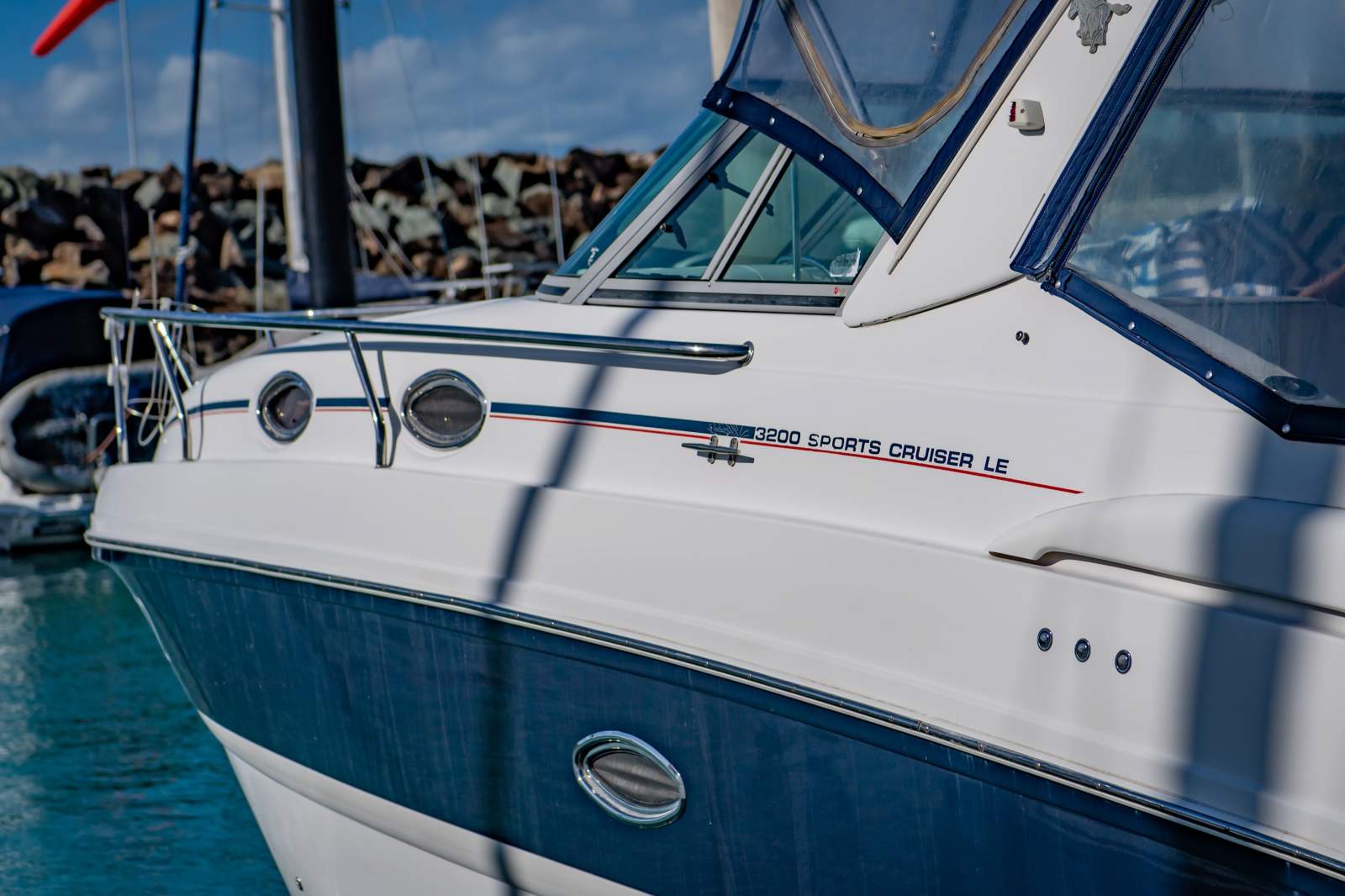 Mustang 32 'Saltire' & Berth 42
