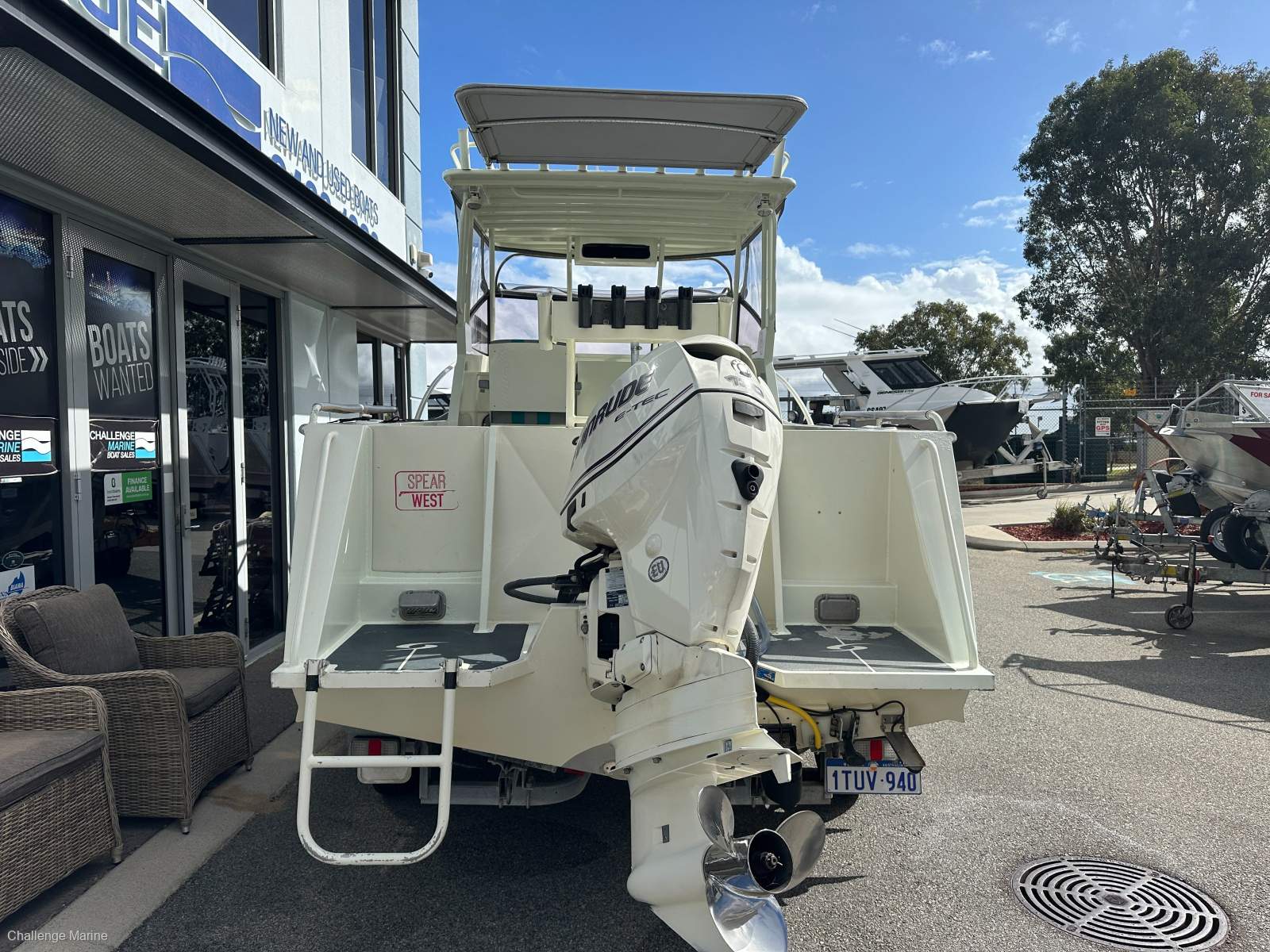 Genesis 580XL Hardtop With Evinrude 130HP E Tec 2013 Model