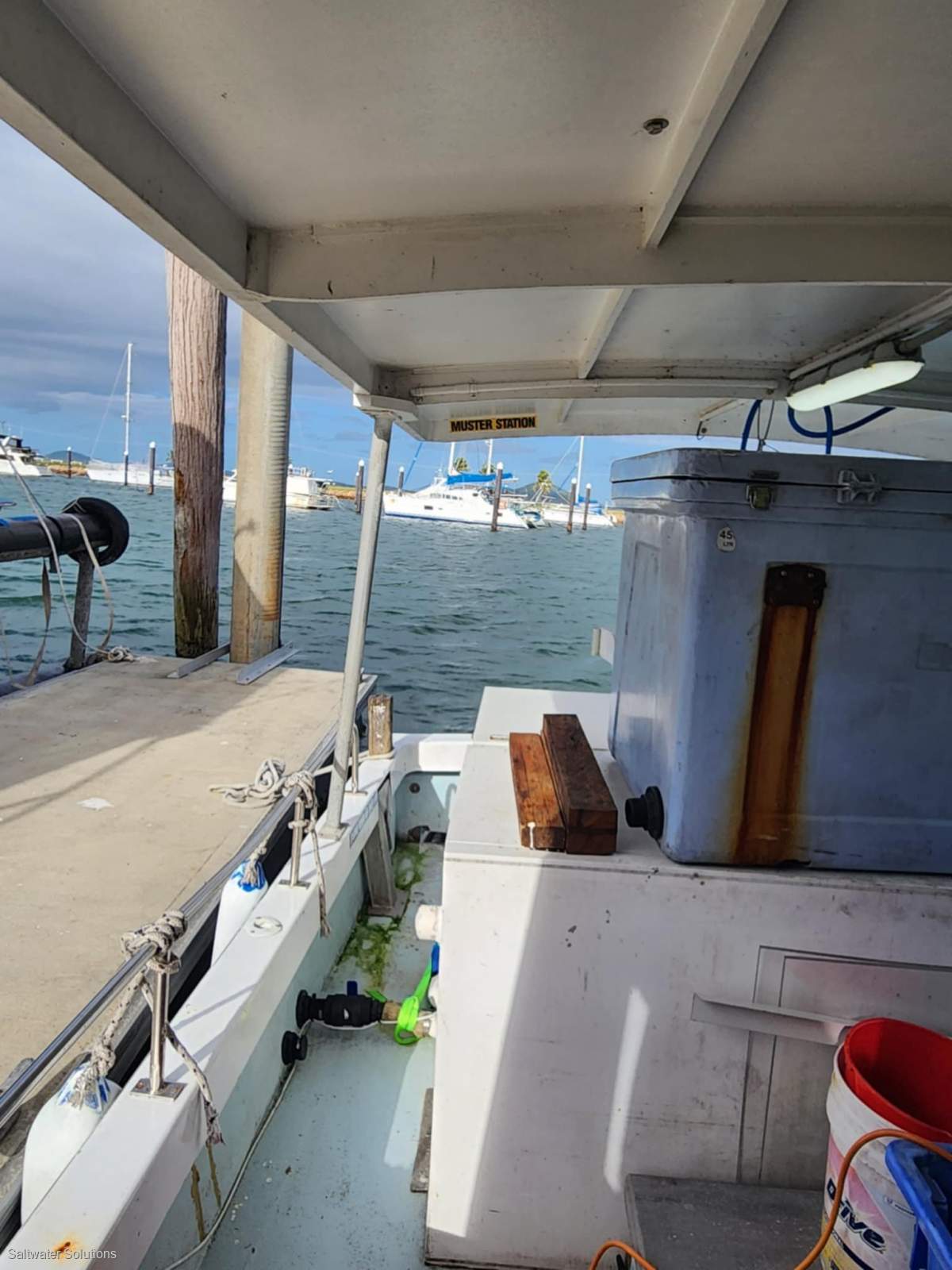 Roberts 30 Live coral trout boat