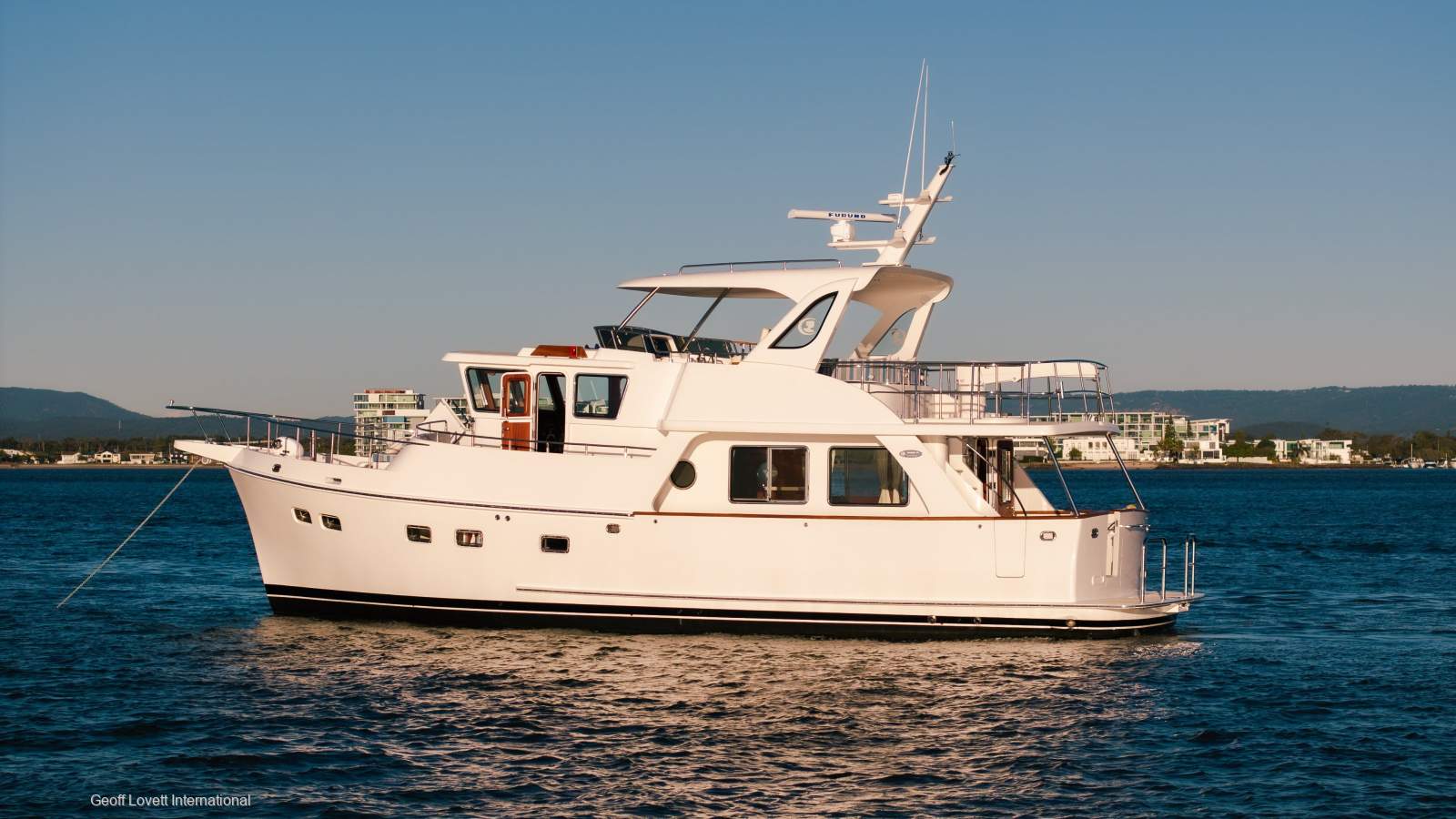 Selene 49 Explorer