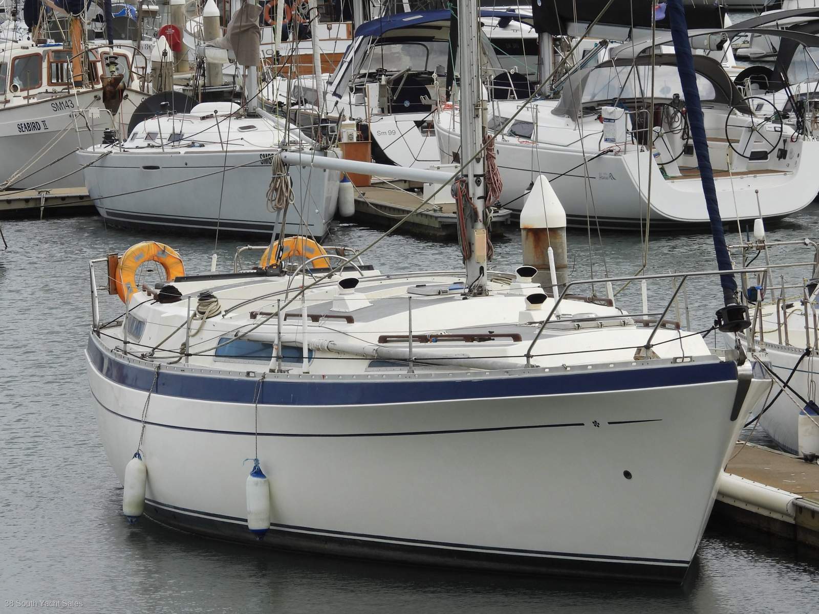 Moody 40 Center Cockpit Cruising Yacht