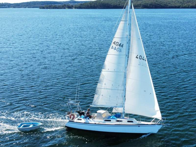 Mottle 33 Mid 80s built by Naut Yachts
