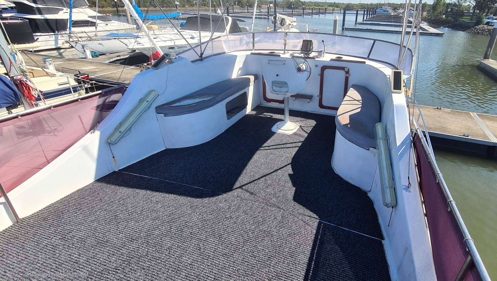 All Seasons Flybridge Cruiser 33
