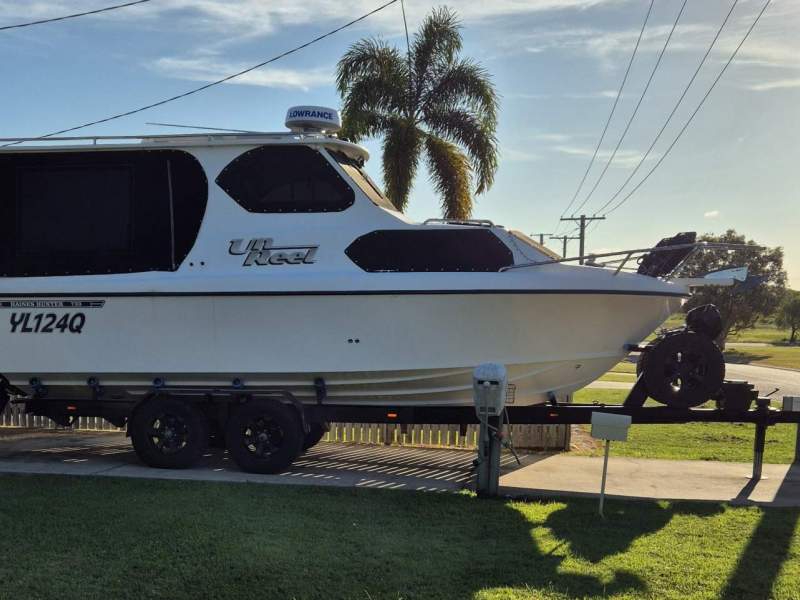 Haines Hunter 733 Half Cabin