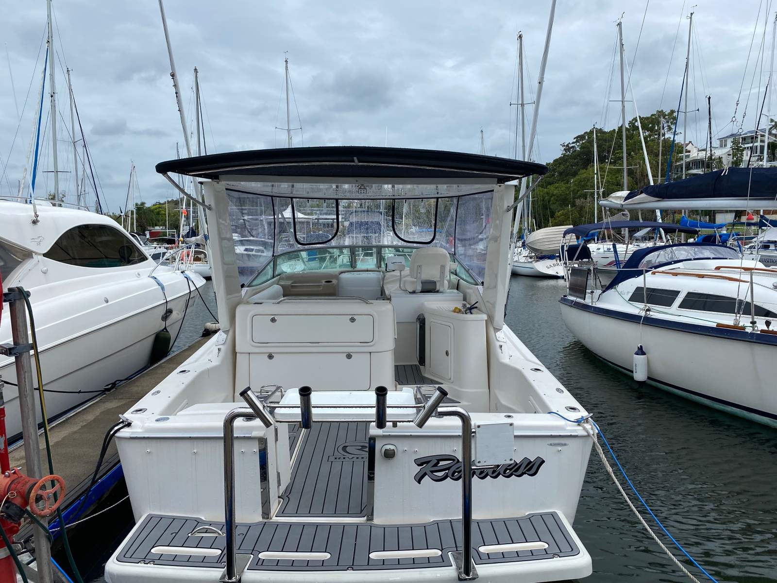 Riviera 3000 Offshore Shaft drive diesel