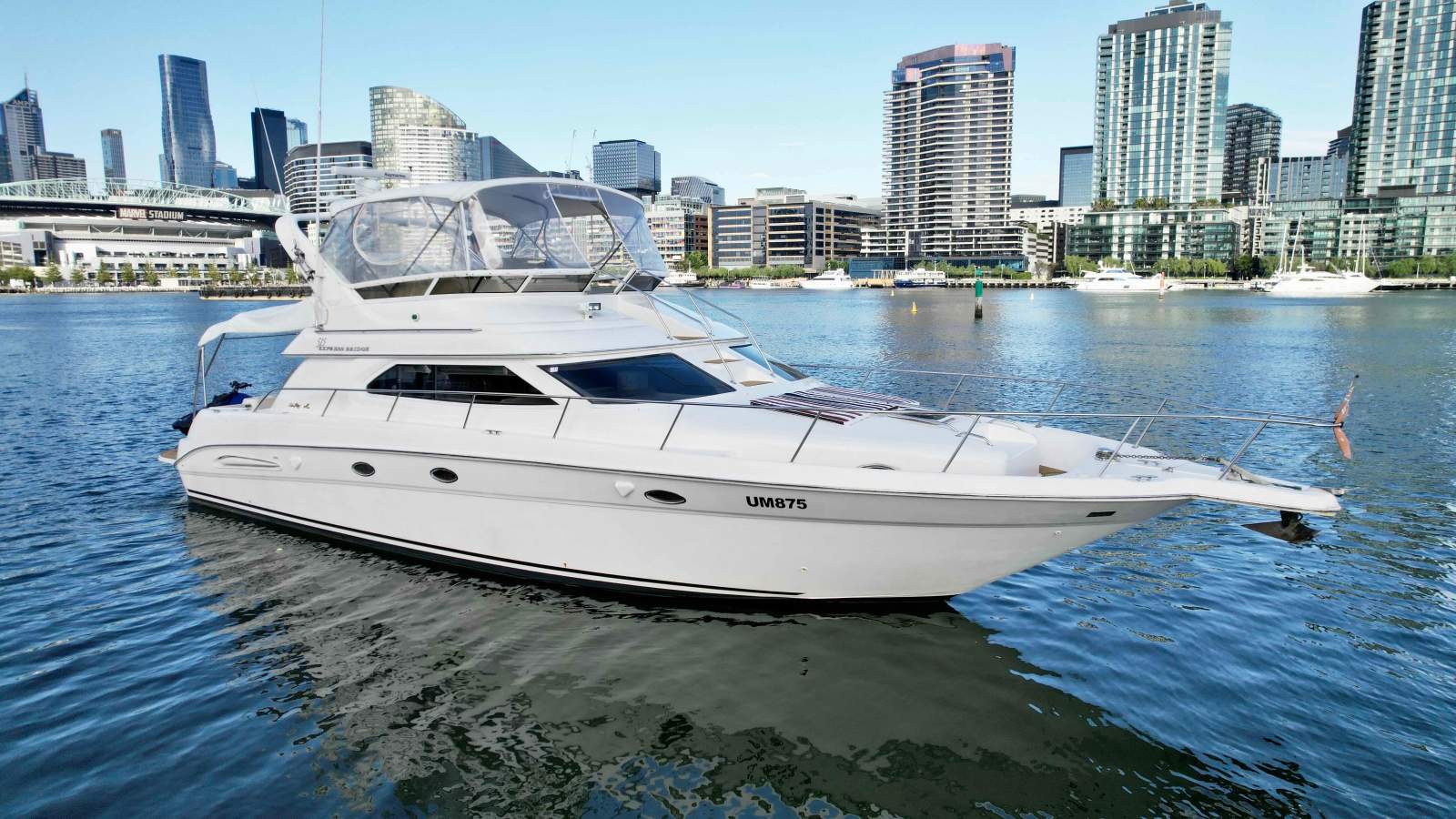 Sea Ray 450 Express Bridge