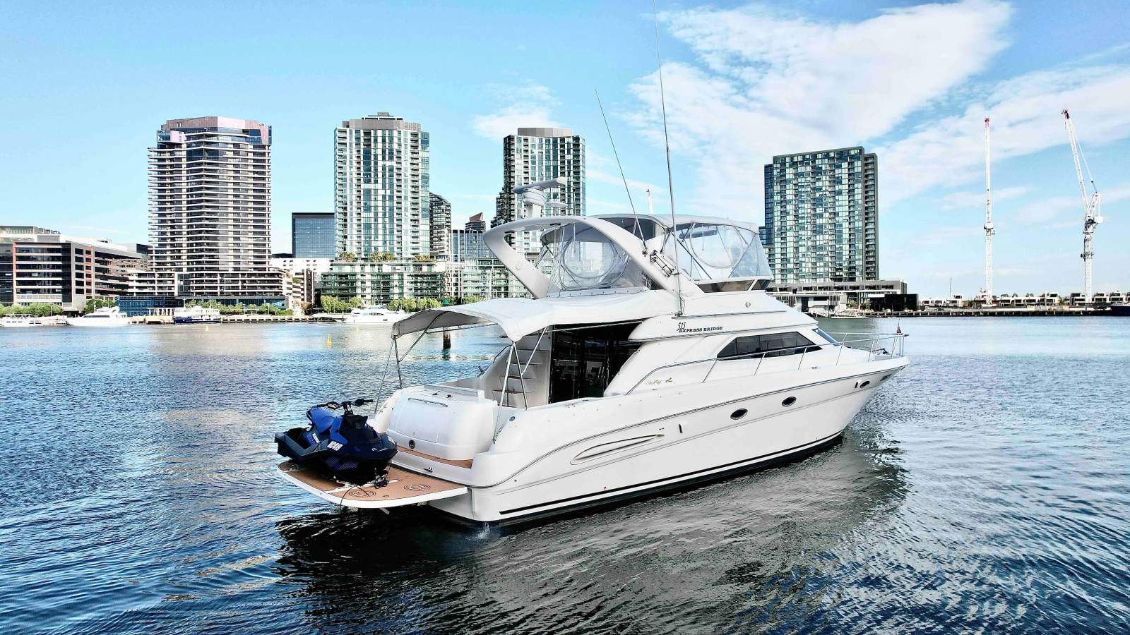 Sea Ray 450 Express Bridge