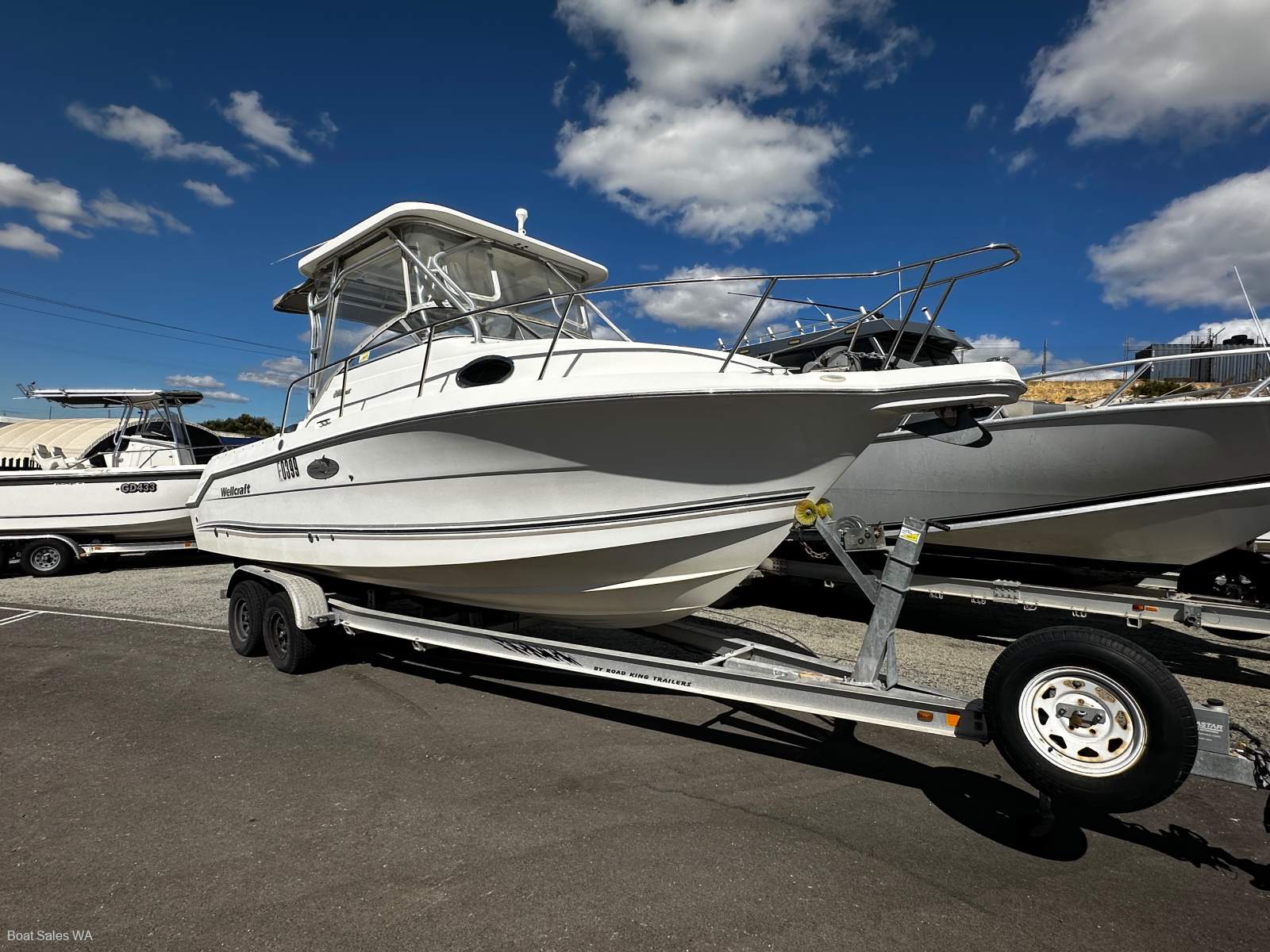 Wellcraft 250 Coastal 2001 Model 225hp Yamaha 4 stroke motor.