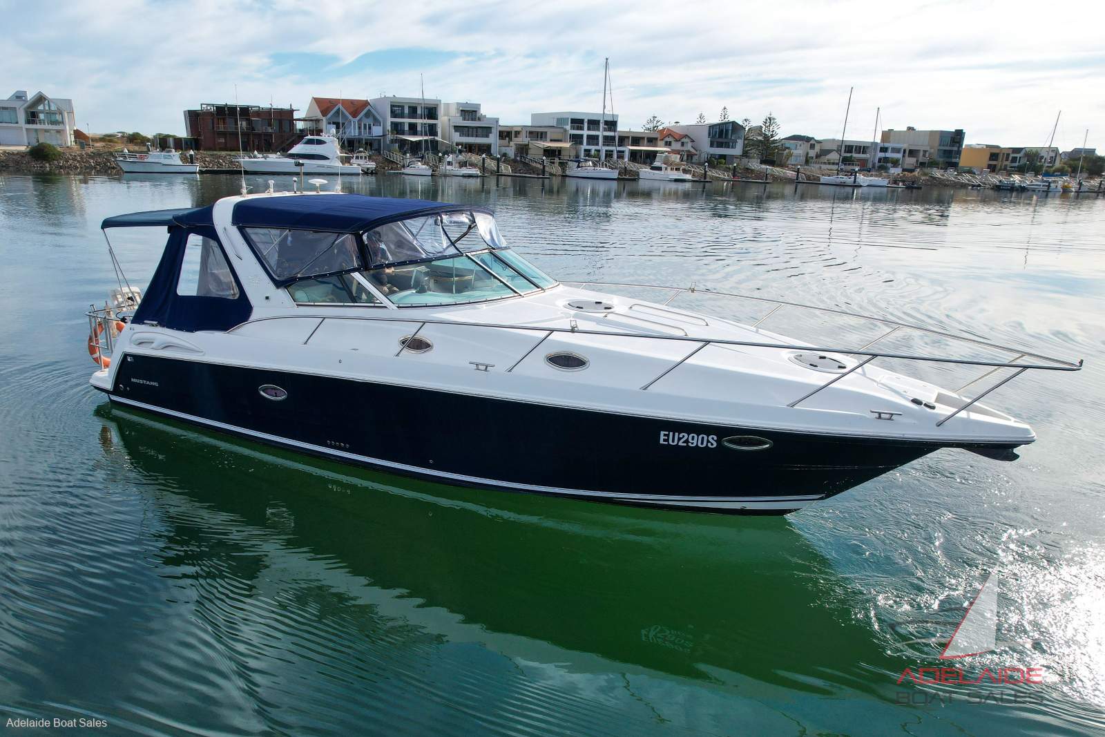 Mustang 3800 Sportscruiser Bow thruster + Electronic controls