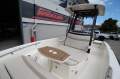 New Boston Whaler 220 Dauntless Centre Console
