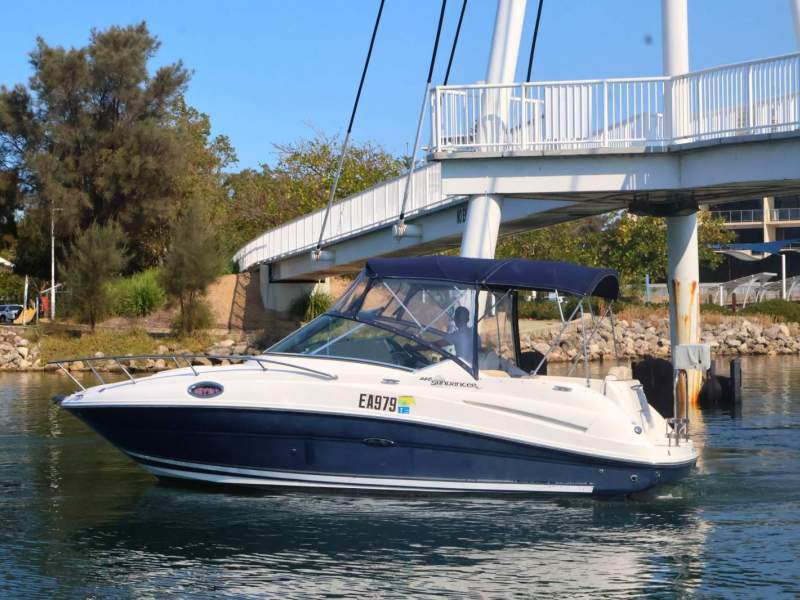 Sea Ray 245 Sundancer - Compact & Comfortable!