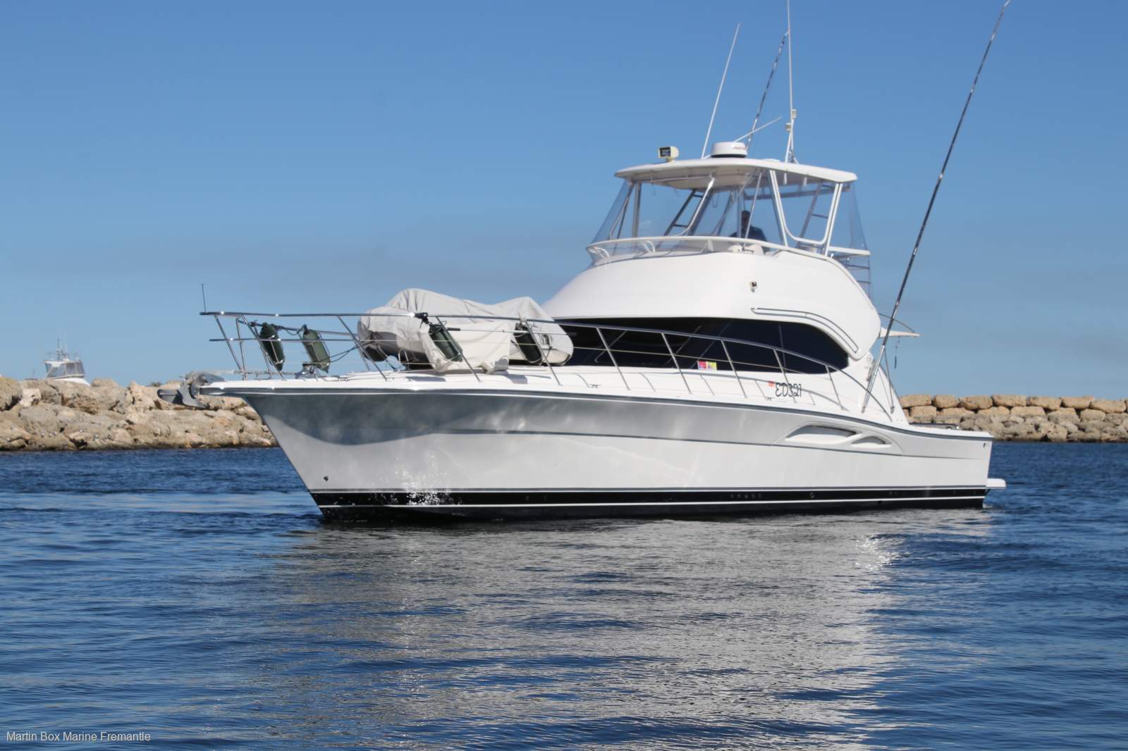 Riviera 42 Flybridge with Cummins 490Hp Diesels and Survey Construction