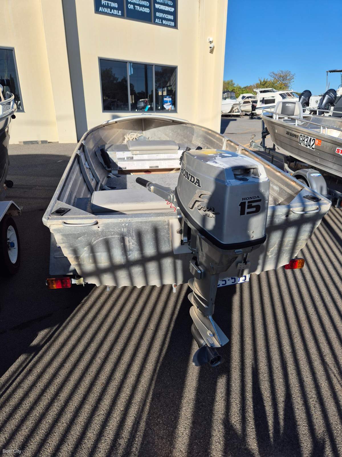 Quintrex 370 Dart Open