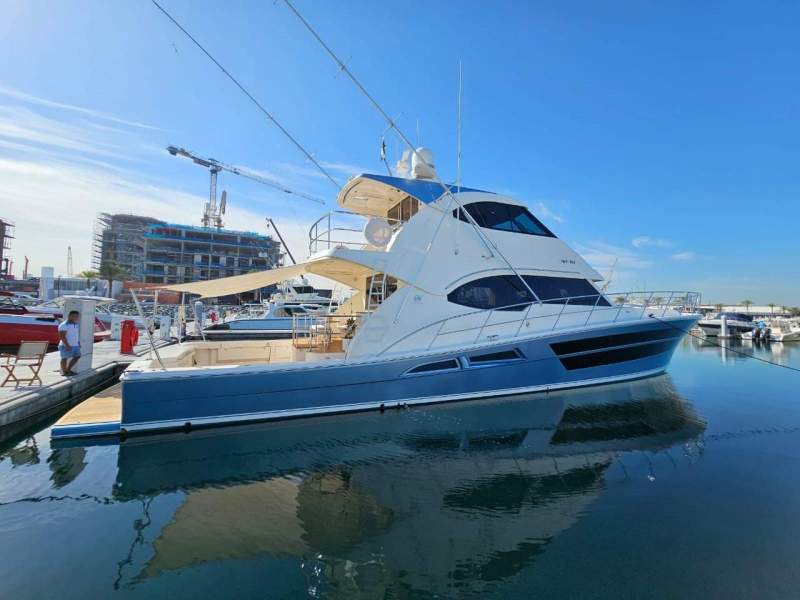 Riviera 81 Flybridge