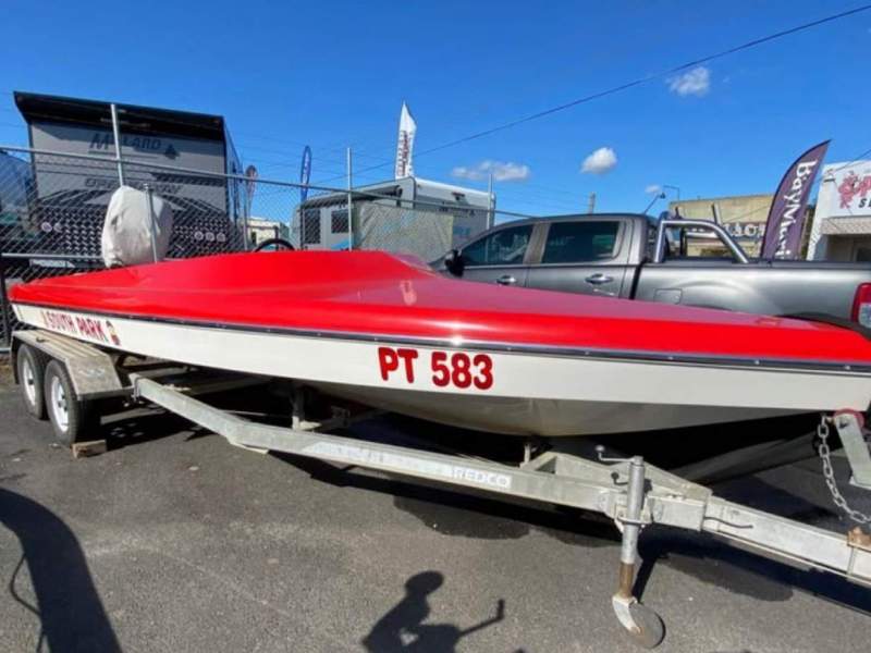 Ski Hog 5.8 Ski Boat