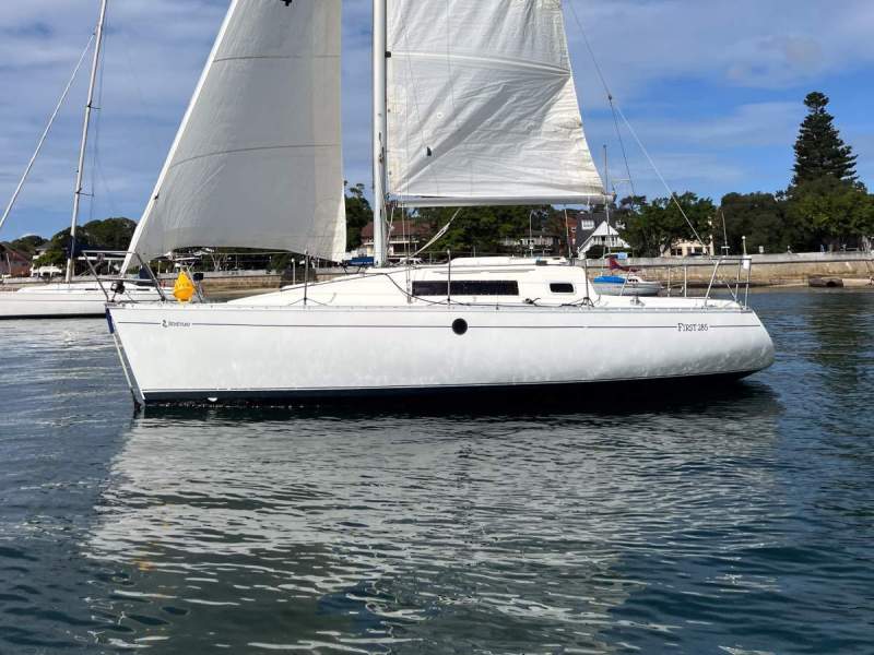 Beneteau First 285