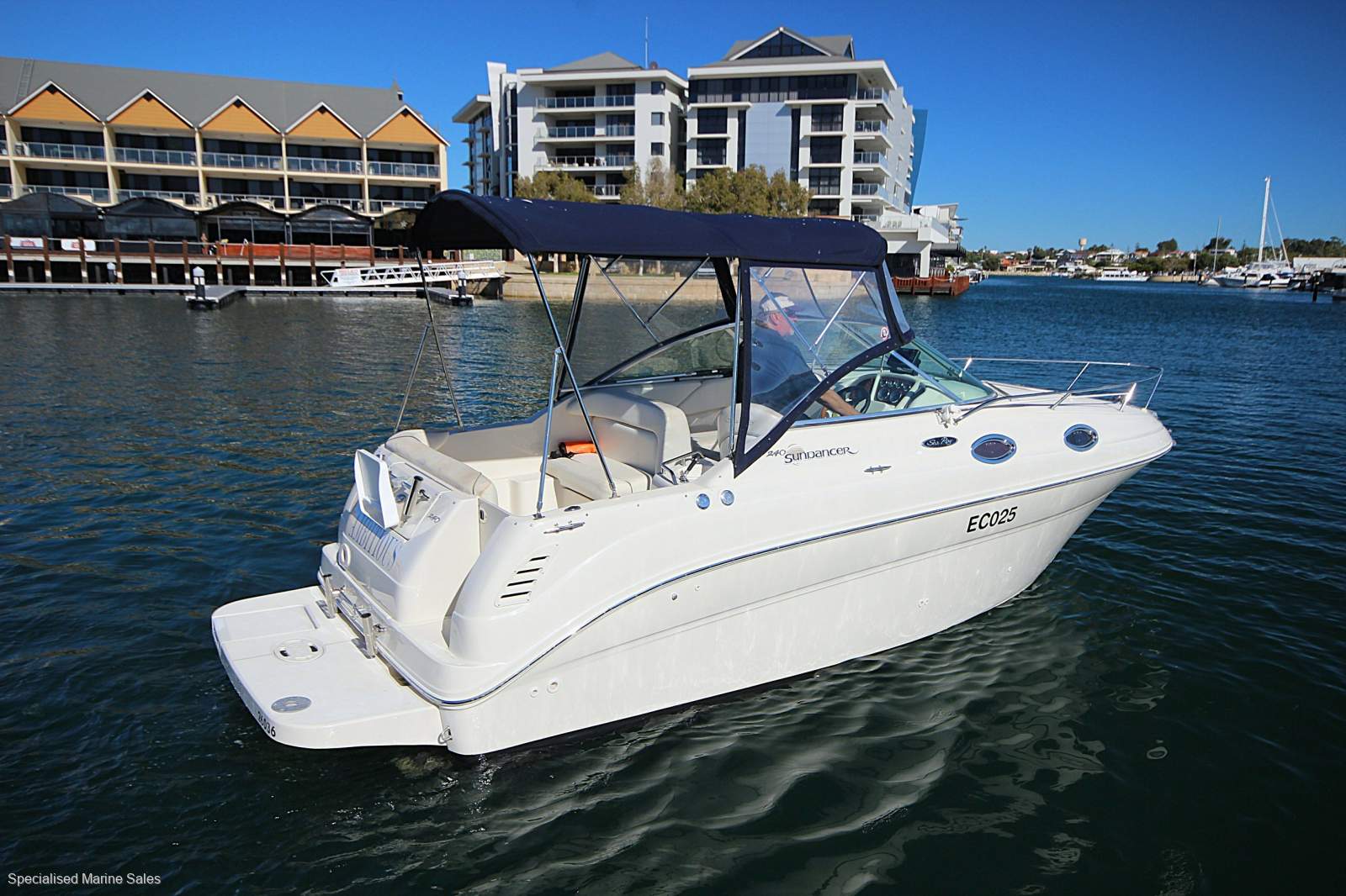 Sea Ray 240 Sundancer *** AUSTRALIAN DELIVERED *** $ 55,900 ***