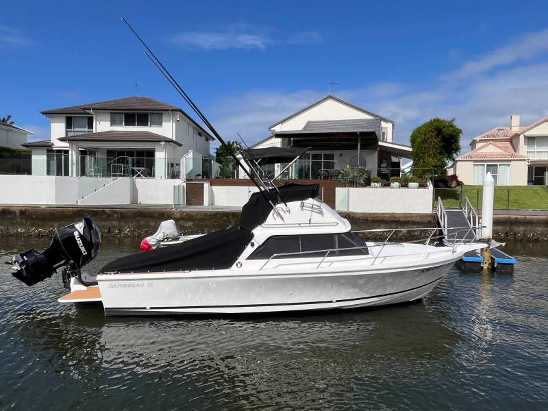 Caribbean 26 Flybridge Cruiser