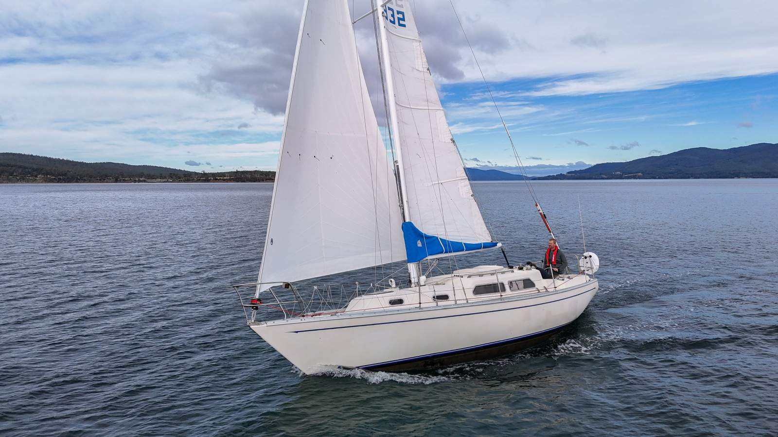 Cavalier 32 SIGNIFICANTLY UPGRADED, EXCELLENT CONDITION!