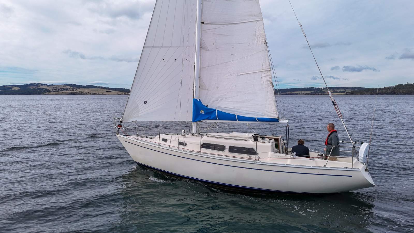Cavalier 32 SIGNIFICANTLY UPGRADED, EXCELLENT CONDITION!