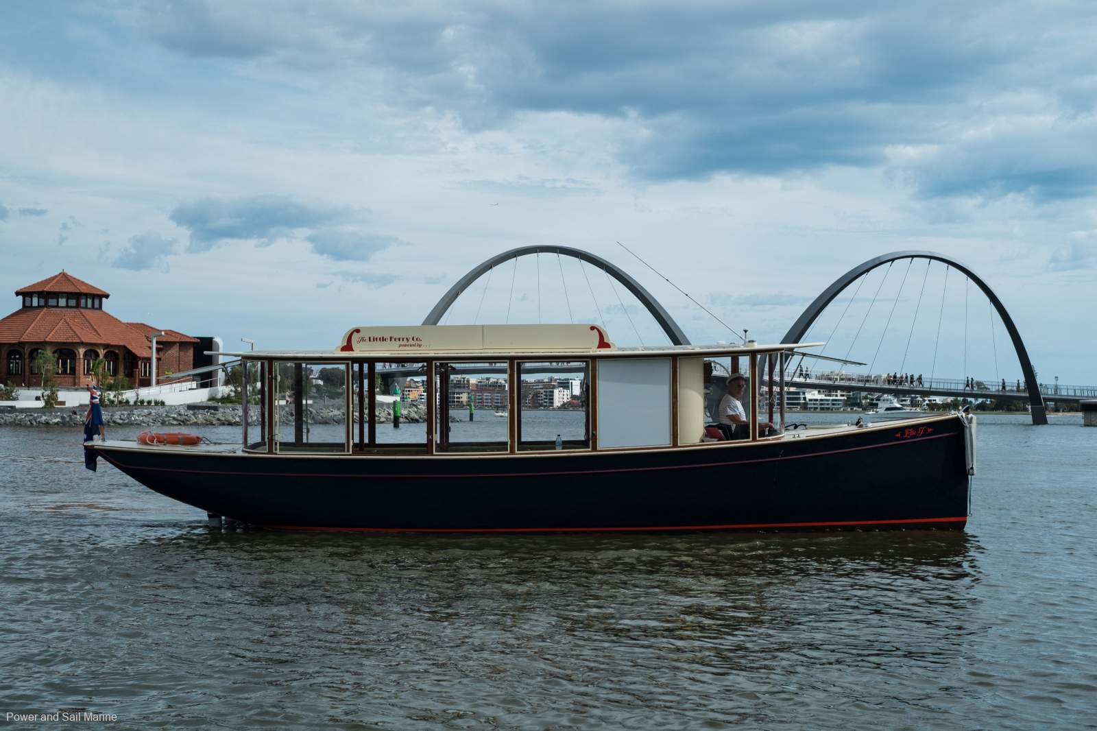 Secret 20 Electric Charter Vessel 2E Survey 11 pax