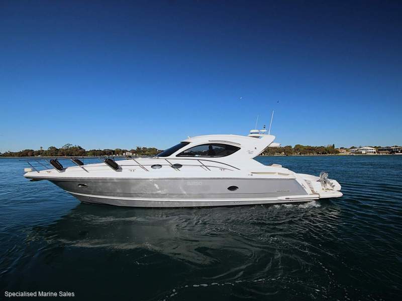 Mustang 4600 Hard Top *** HARDTOP and HYDRAULIC SWIM PLATFORM ***