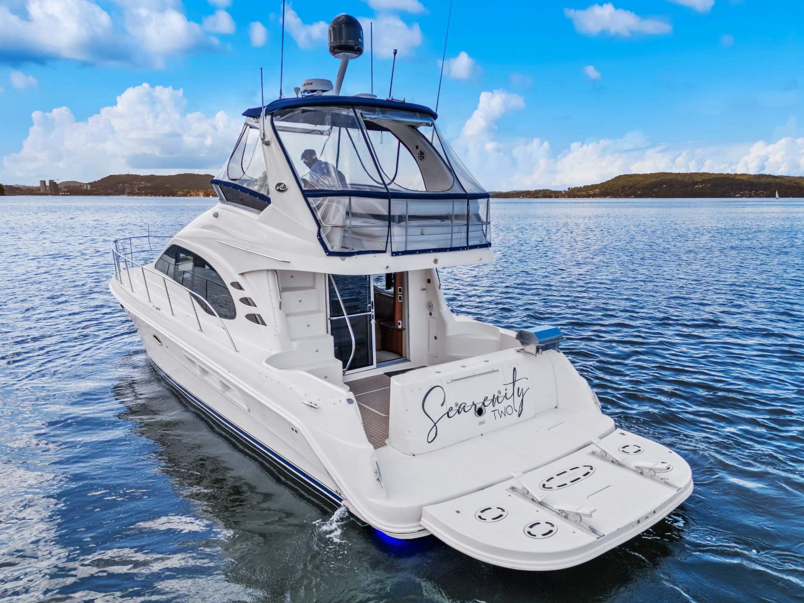 Sea Ray 44 Sedan Bridge