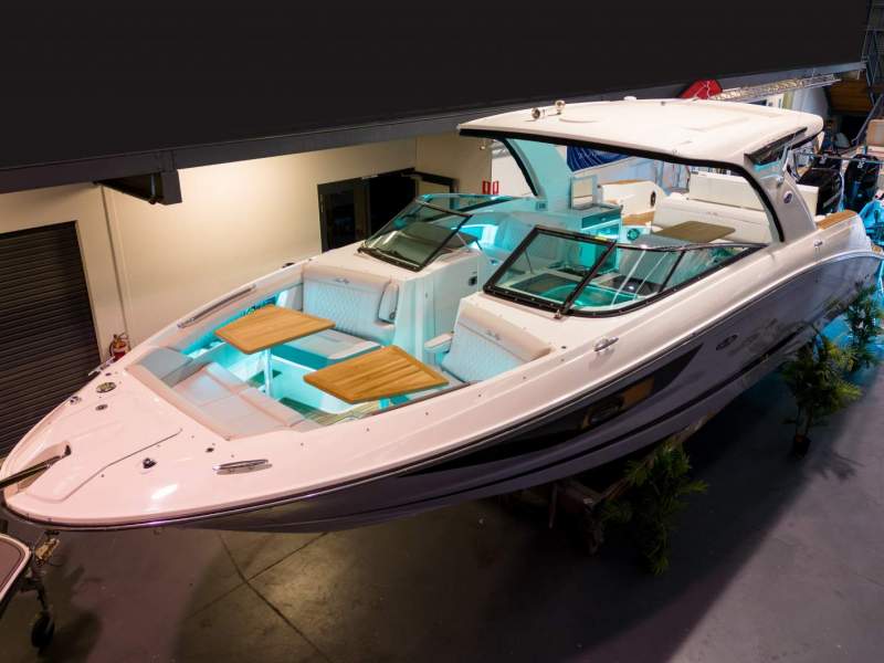 Sea Ray 350 SLX OB Bowrider
