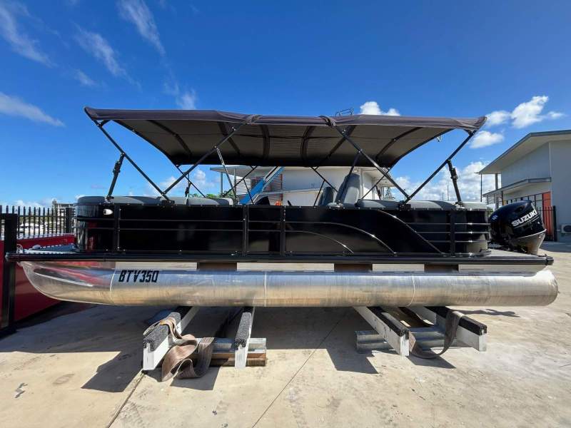 Custom 24Ft Pontoon Boat, Suit New Buyer !
