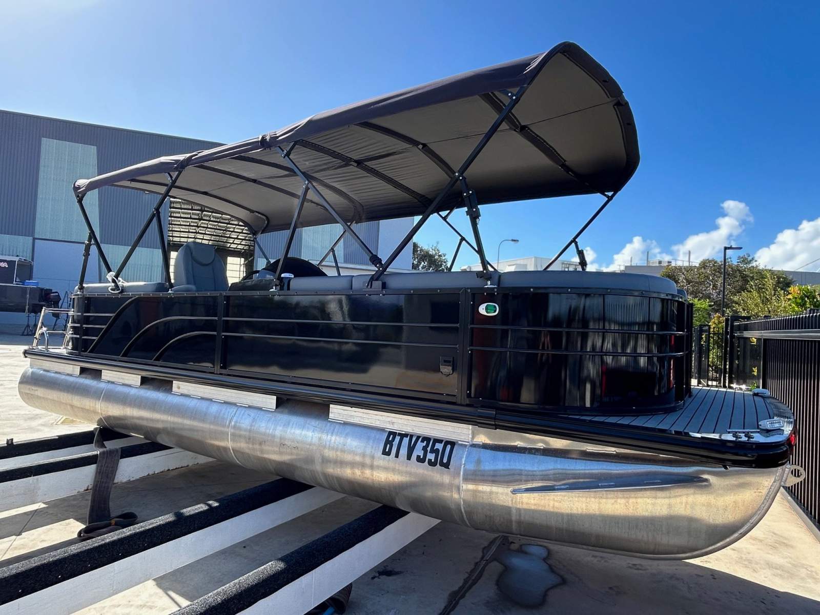 Custom 24Ft Pontoon Boat, Suit New Buyer !